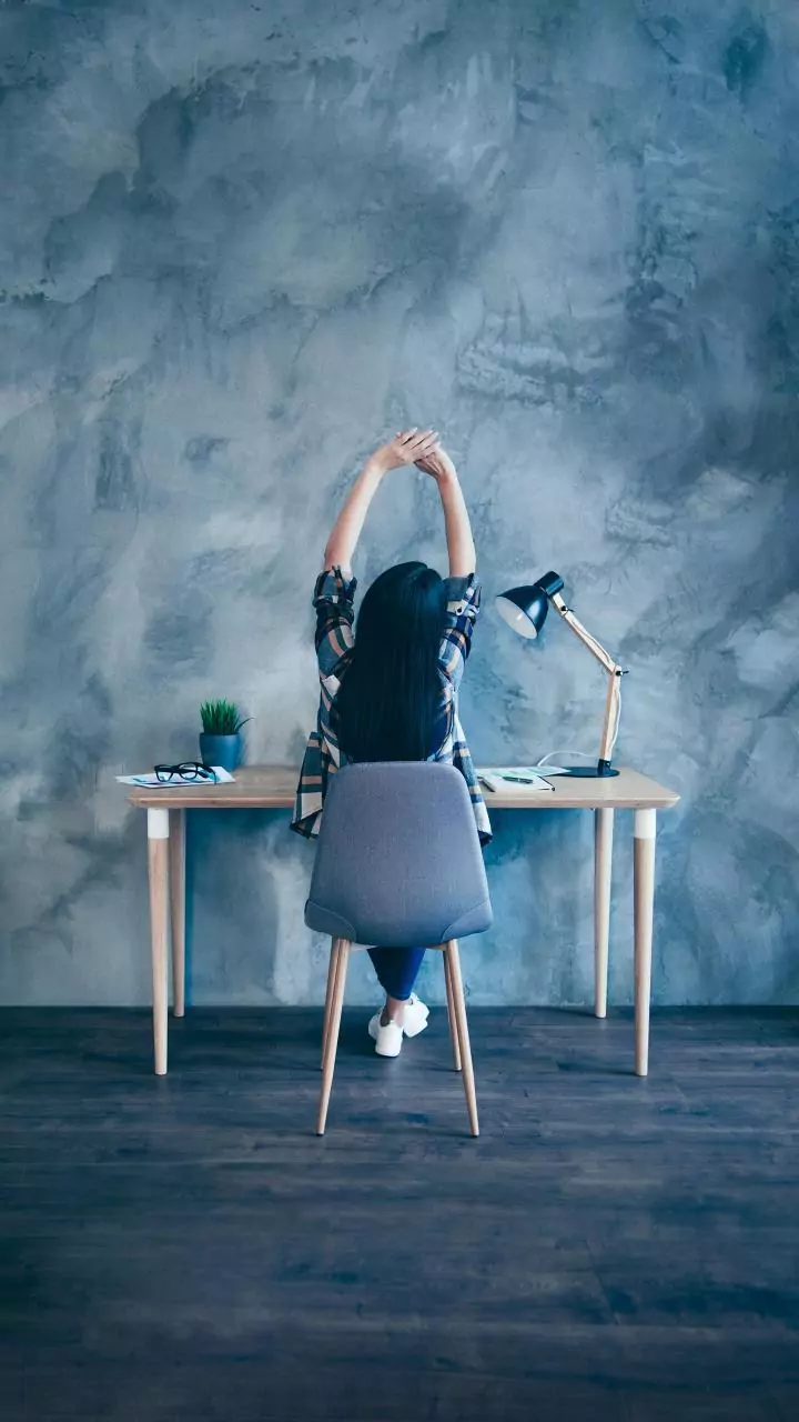 Isometric Neck Loading Movements Offer Desk Workers Proven Relief From Chronic Posture Tension Headaches
