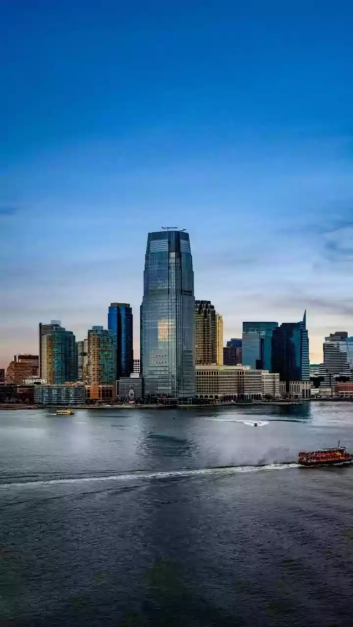 US: 2 Helicopters Collide Midair In New Jersey; 1 Pilot Dead, Another Injured - VIDEO