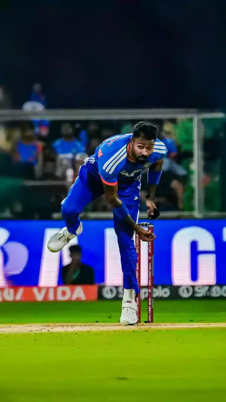 IND vs PAK: Hardik Pandya dismisses Sahibzada Farhan, gets a 1st Over Maiden