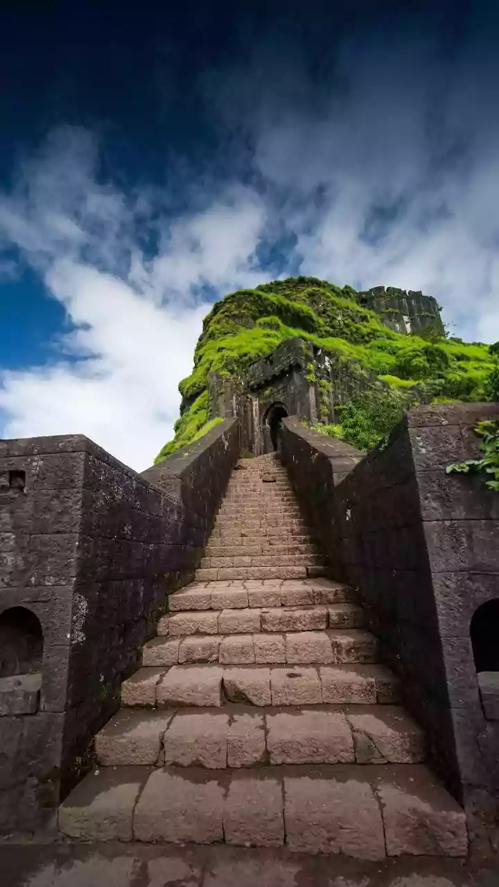 India's Monsoon Booking Surge Makes Refundable Plans For Busy Rainy-Season Trips More Relevant