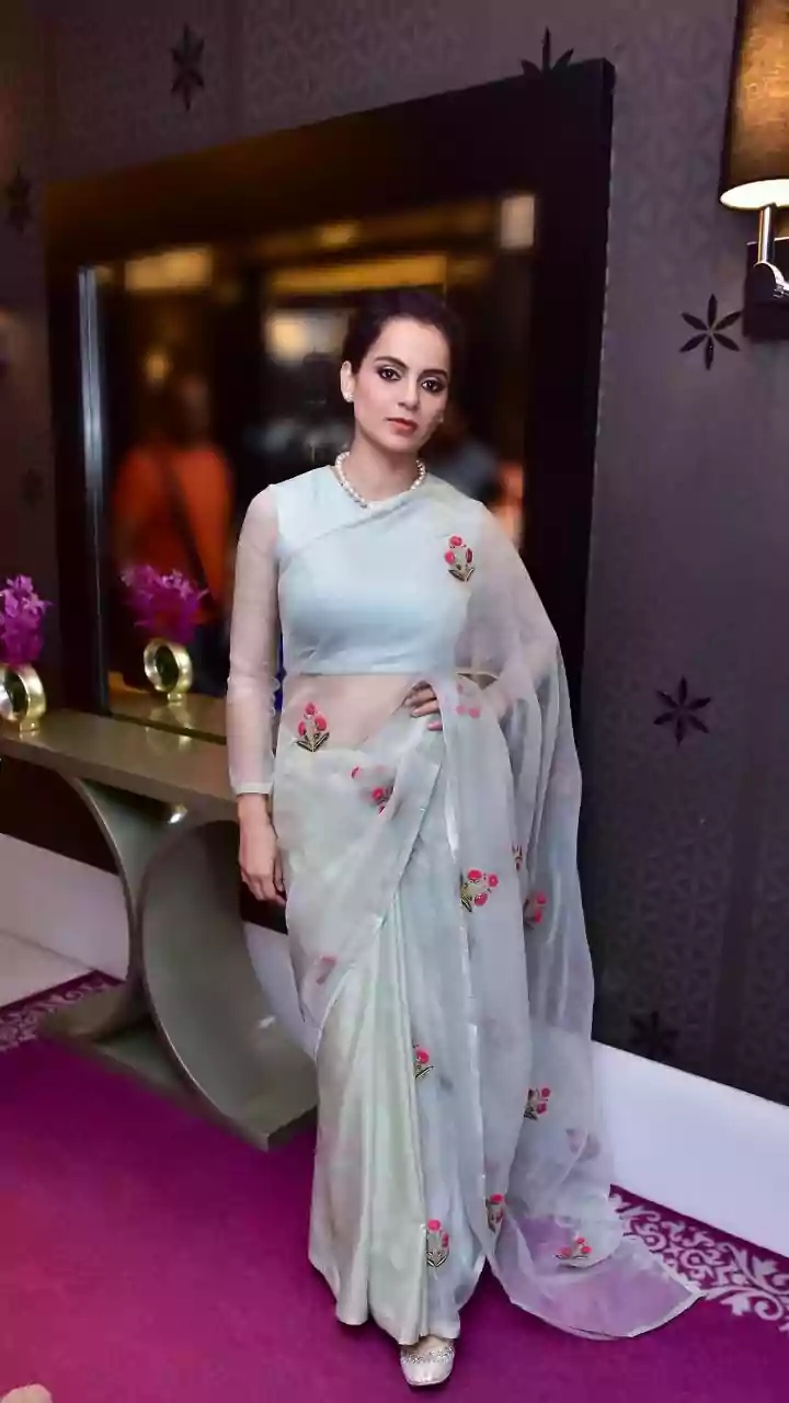Kangana Ranaut Ends Fight With 'Bade Bhai' Baba Ramdev On Raksha Bandhan; Accepts Rakhi, Sweets - 'Bhool Chook Maaf'
