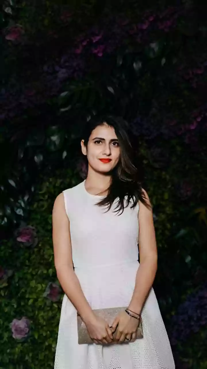 Fatima Sana Shaikh Begins 2026 With Daring Cliff Dive During Goa Getaway