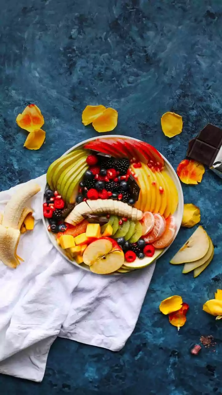 Elevate your table decor with fruit bowl displays