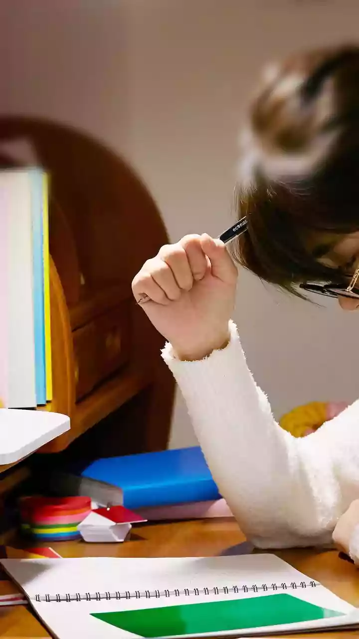 Your Fist Clench: A Surprising Window into Your True Personality