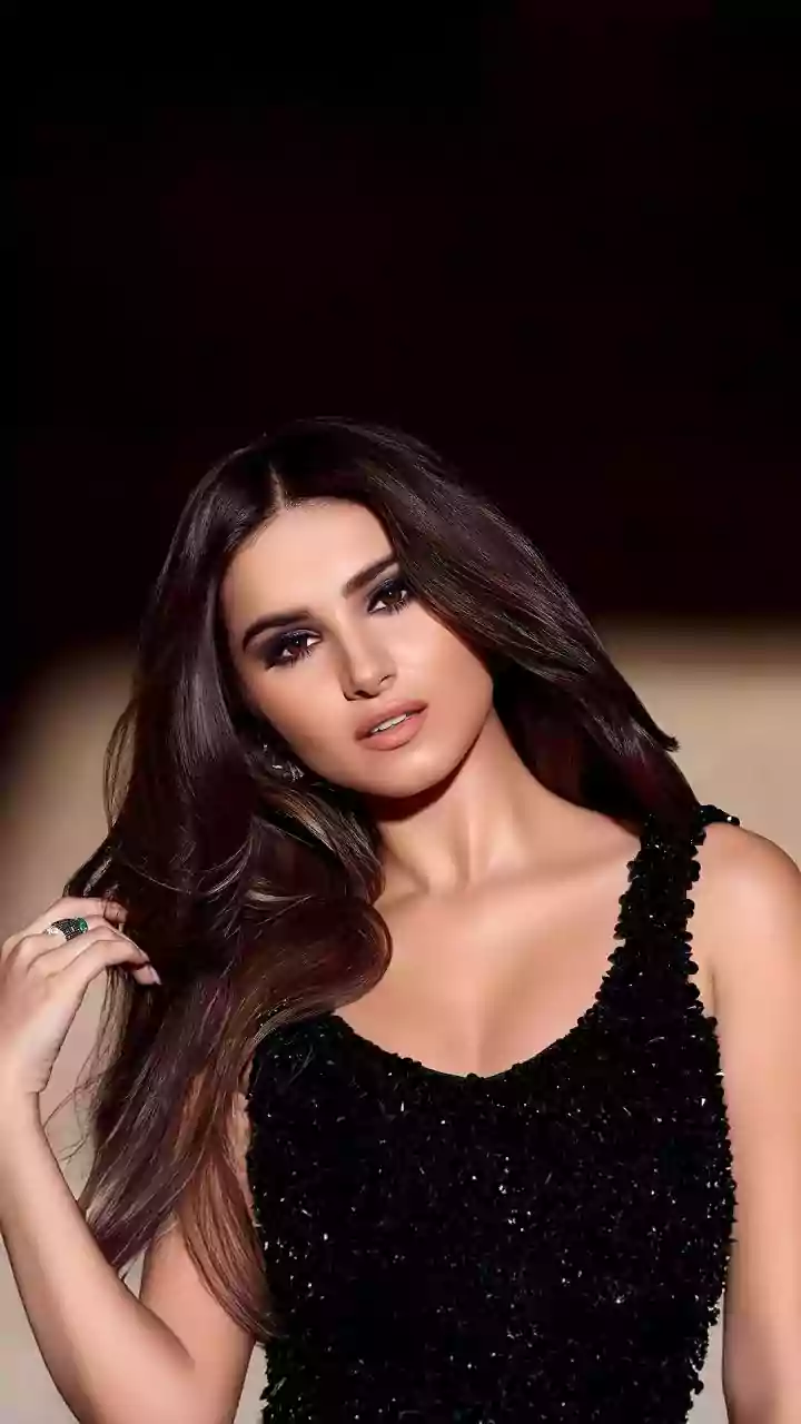 Tara Sutaria Joins AP Dhillon At Mumbai Concert In A Sizzling Black Dress & Diamond Jewels – WATCH