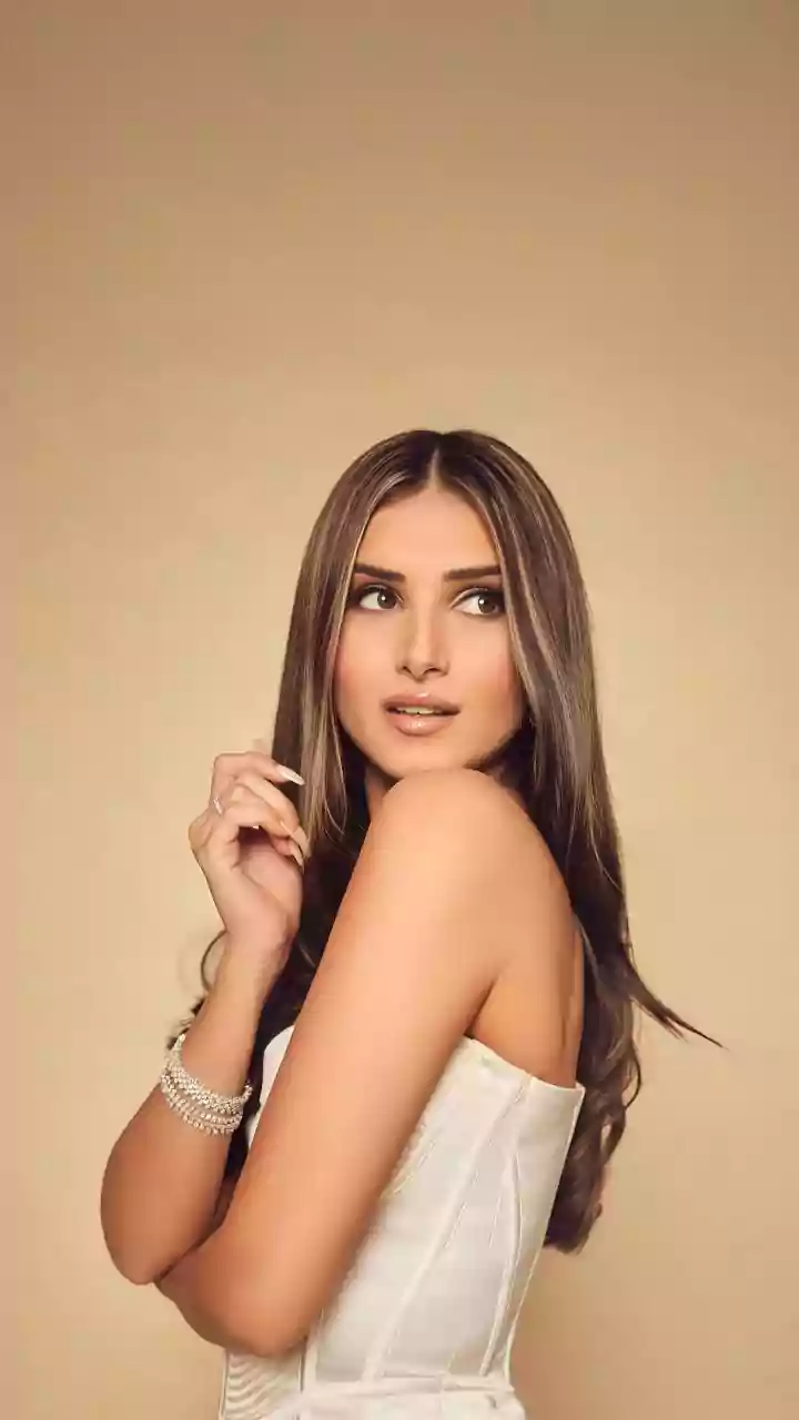 Tara Sutaria’s sophisticated retro couture channels timeless vintage glam at Cannes 2026