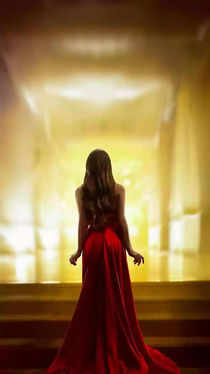 Style Savvy: Fashion's Biggest Moments & Trends