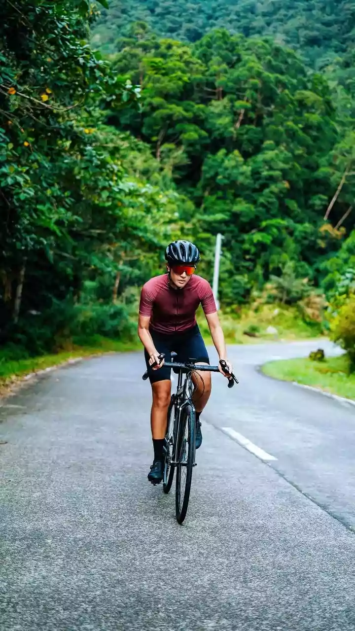 Trekking or indoor cycling: Which is better for lung capacity?