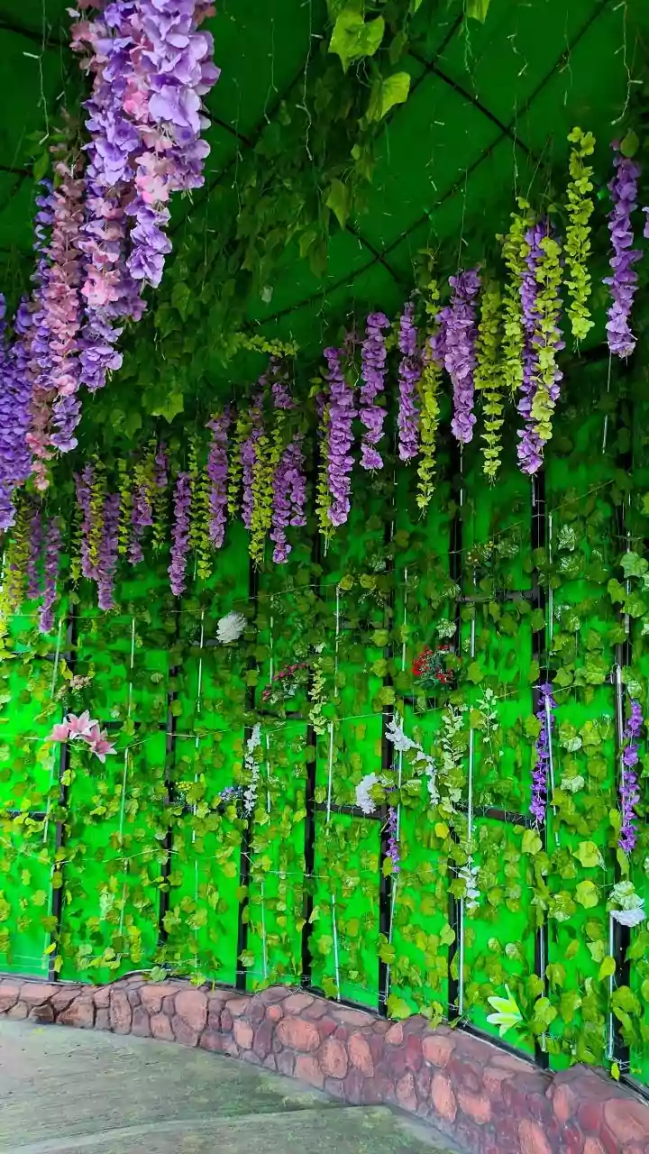 The New Small-Space Gardening Trend Makes Using Vertical Space For Plants Worth Considering