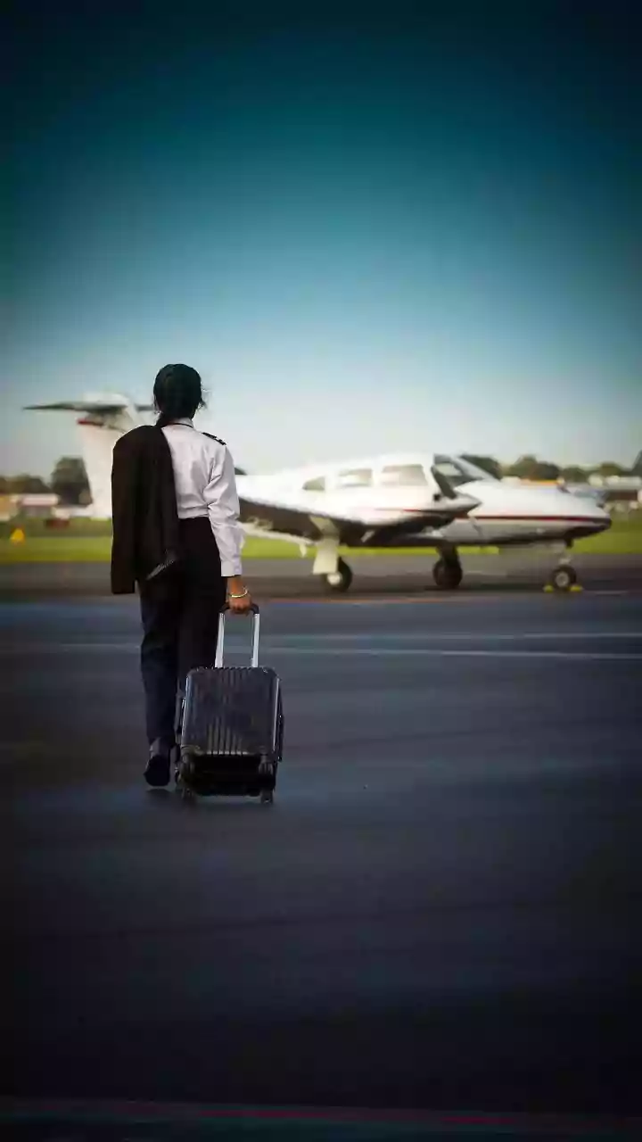 More Indian women becoming pilots, says Scindia
