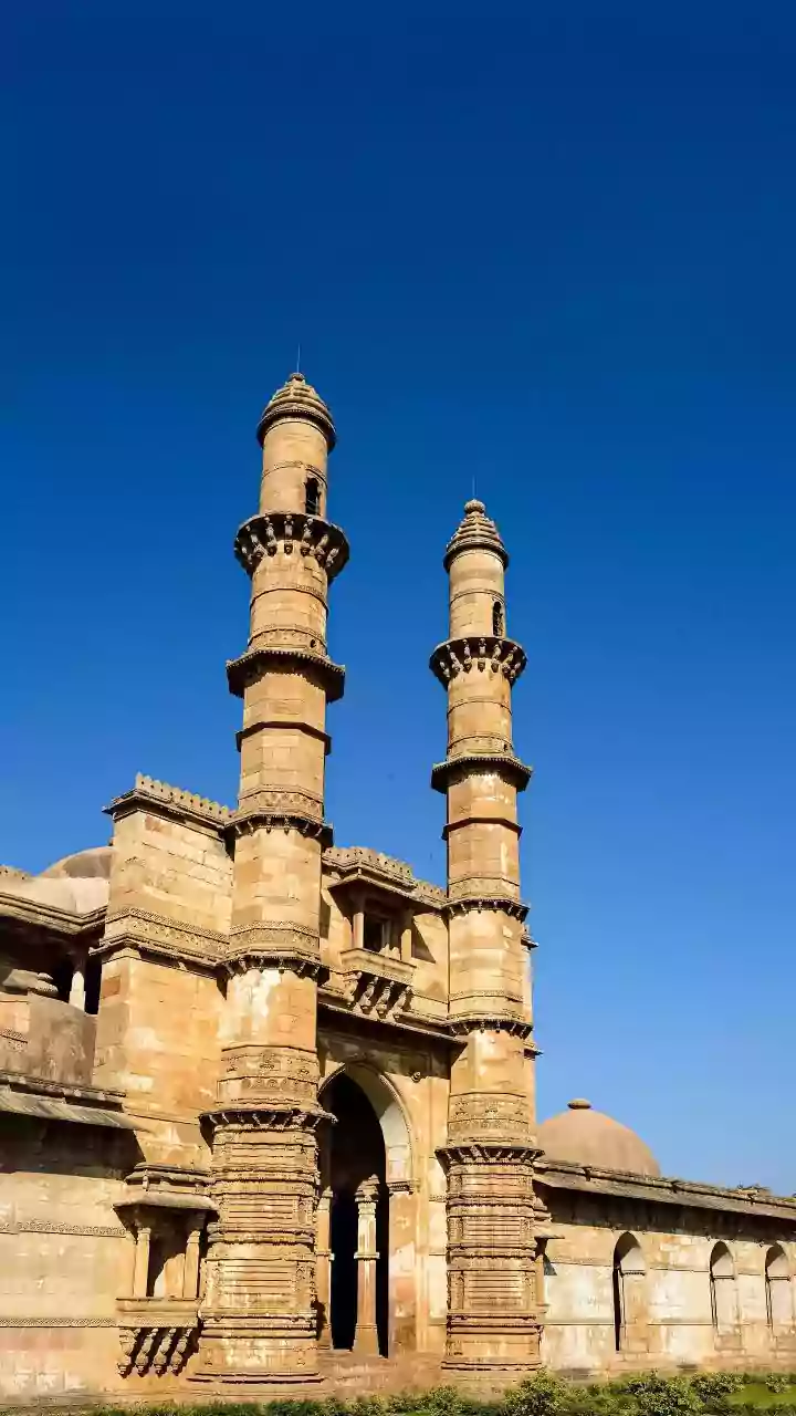 Indore travellers enjoy budget weekend getaways to historic Mandu monsoon palaces