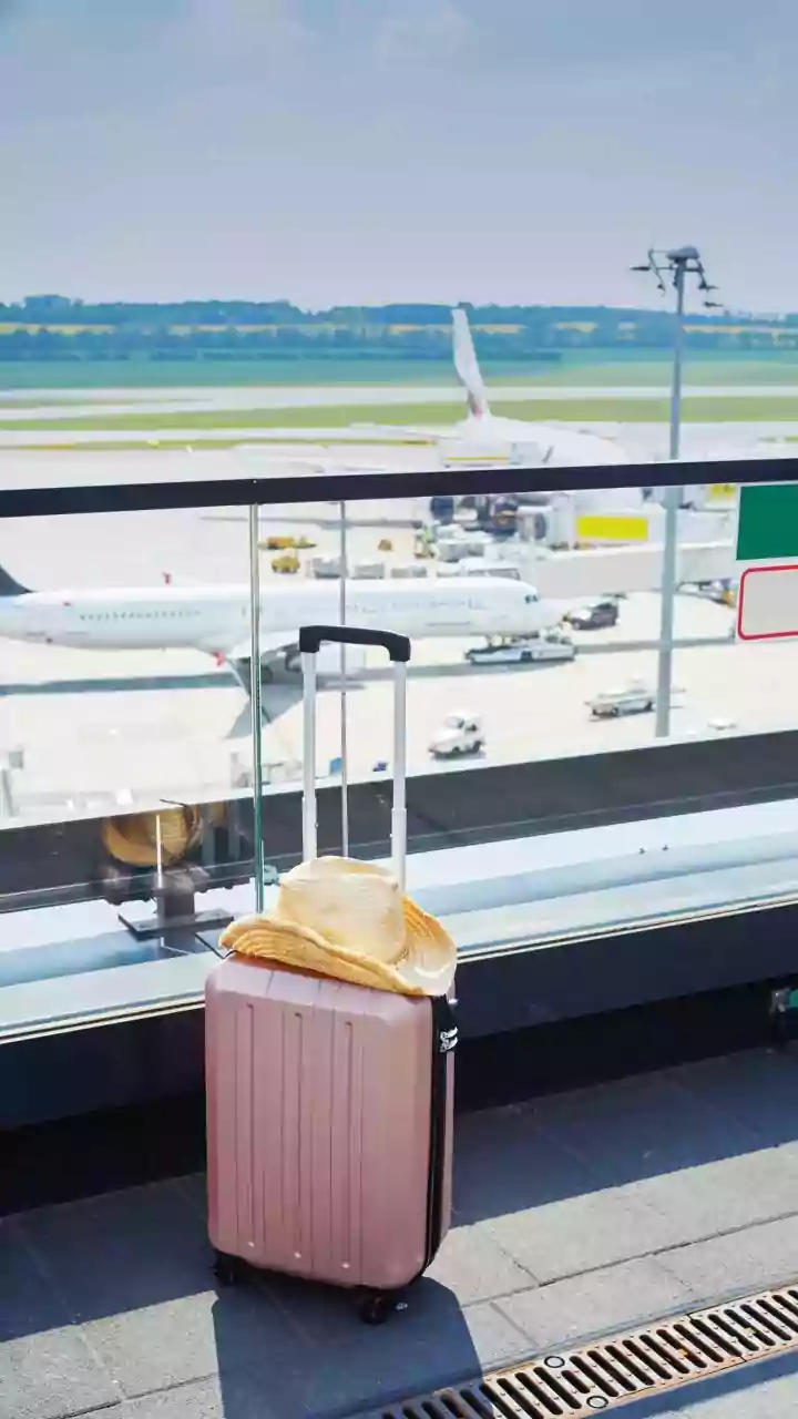 Airport Pizza Hack: Family's Domino's Delivery Sparks Debate on Savings and Etiquette