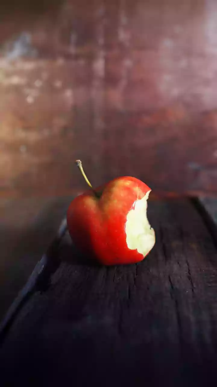 Comer rápido demais confunde a forma como seu corpo sente fome