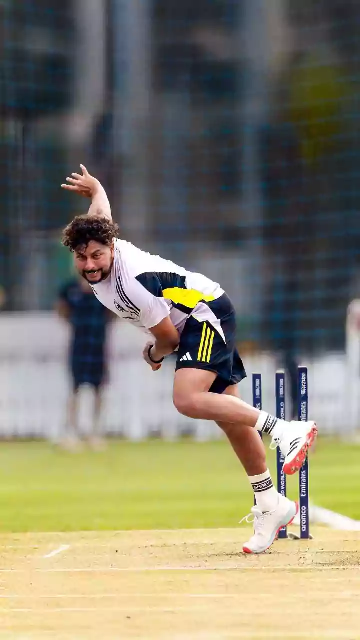 Expect Kuldeep to come in for game against Pakistan: Gavaskar