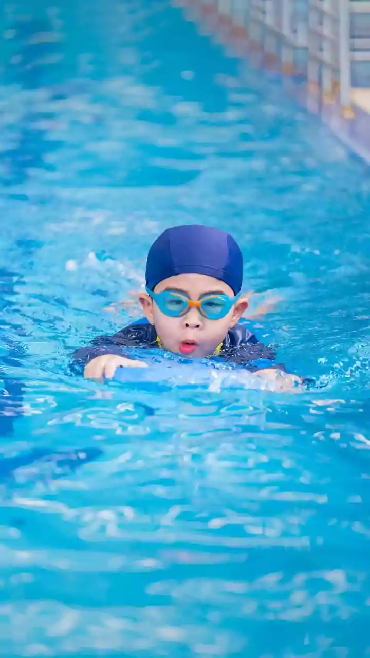 Taking Your Kids For Swimming Lessons This Summer? 5 Ways To Protect Their Eyes