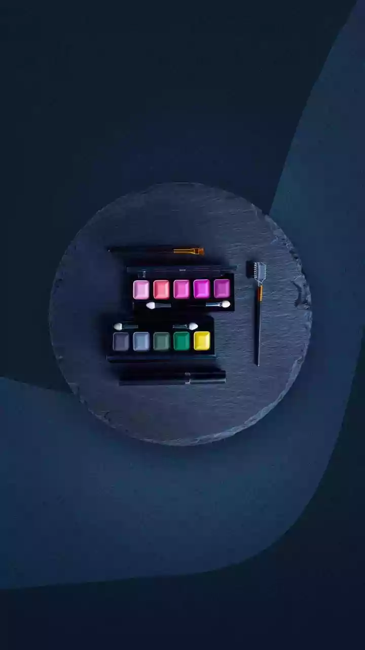 Navratri Makeup: Trendy Colourful Eyeshadow Concepts For Modern Festive Outfits