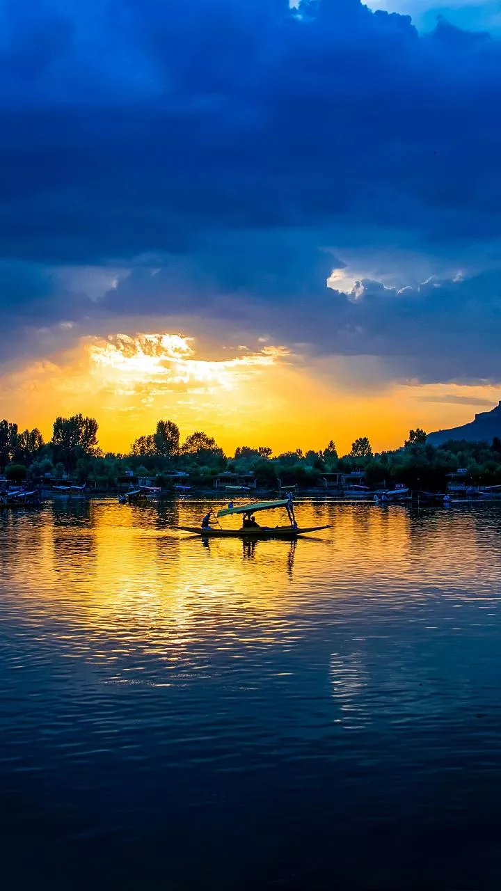 Minimum temperature rises in most places of Kashmir