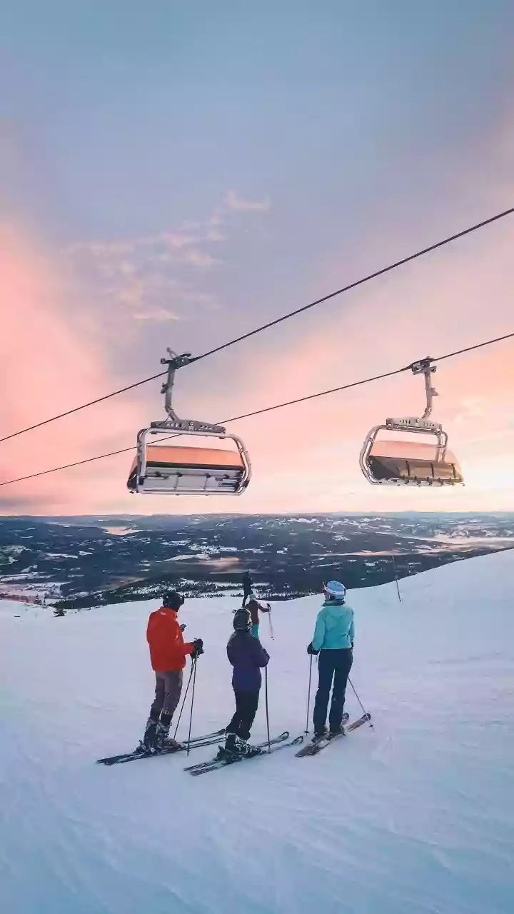 Unisex Skis: Inclusivity or Compromise for Female Skiers?