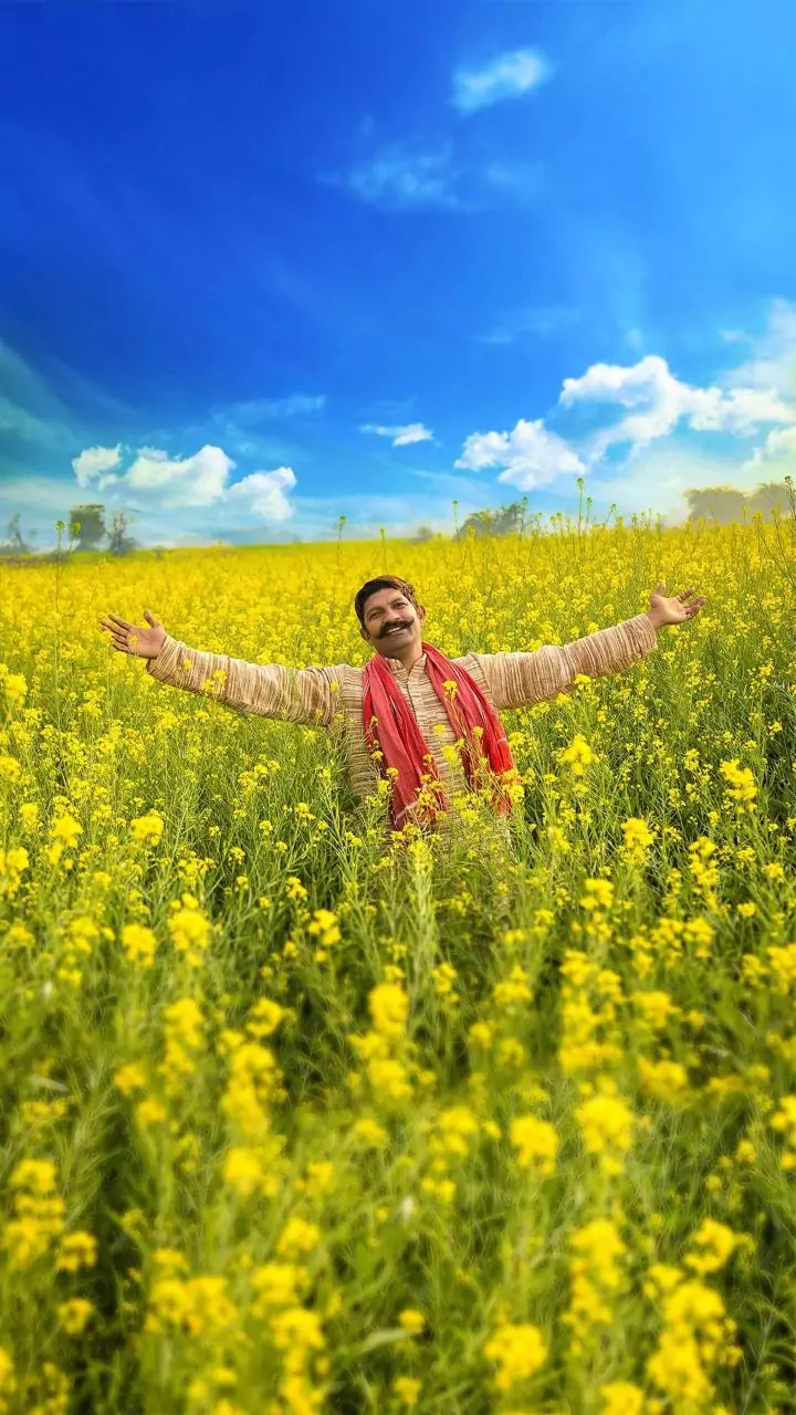 No dearth of funds in country, need leaders who work honestly for villages, poor, farmers: Gadkari