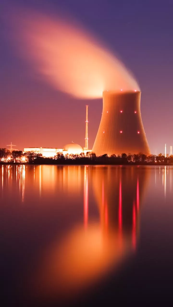 Can nuclear waste help make clean hydrogen fuel?