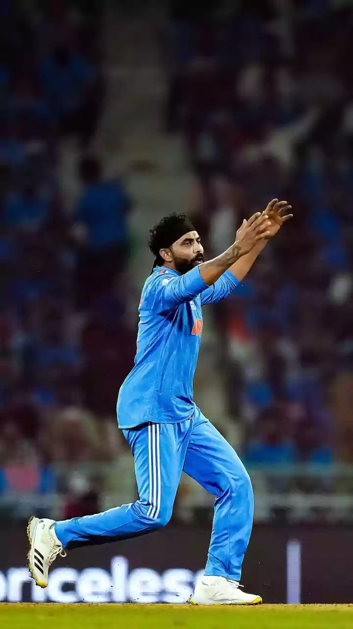 WATCH: Ravindra Jadeja’s fielding blunder leaves Shubman Gill shocked in third ODI