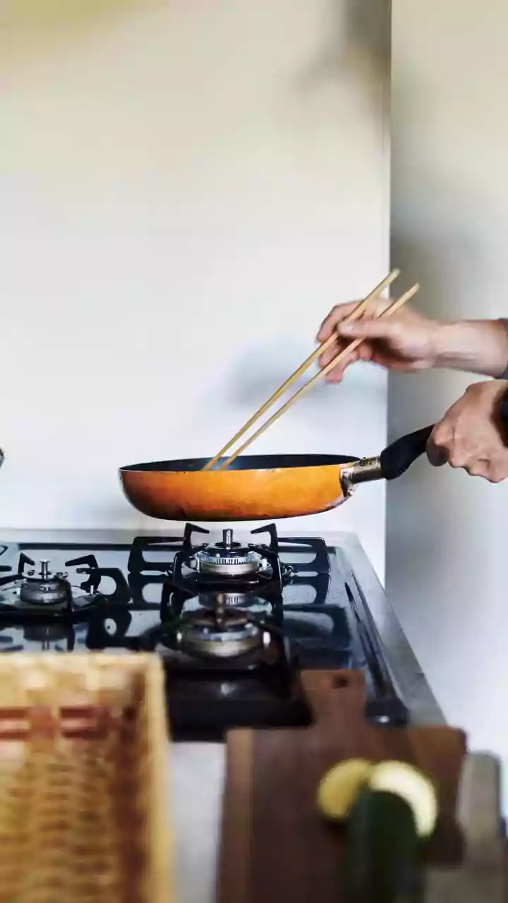 Eternal, Swiggy shares in focus as commercial cooking gas crisis threatens restaurant operations