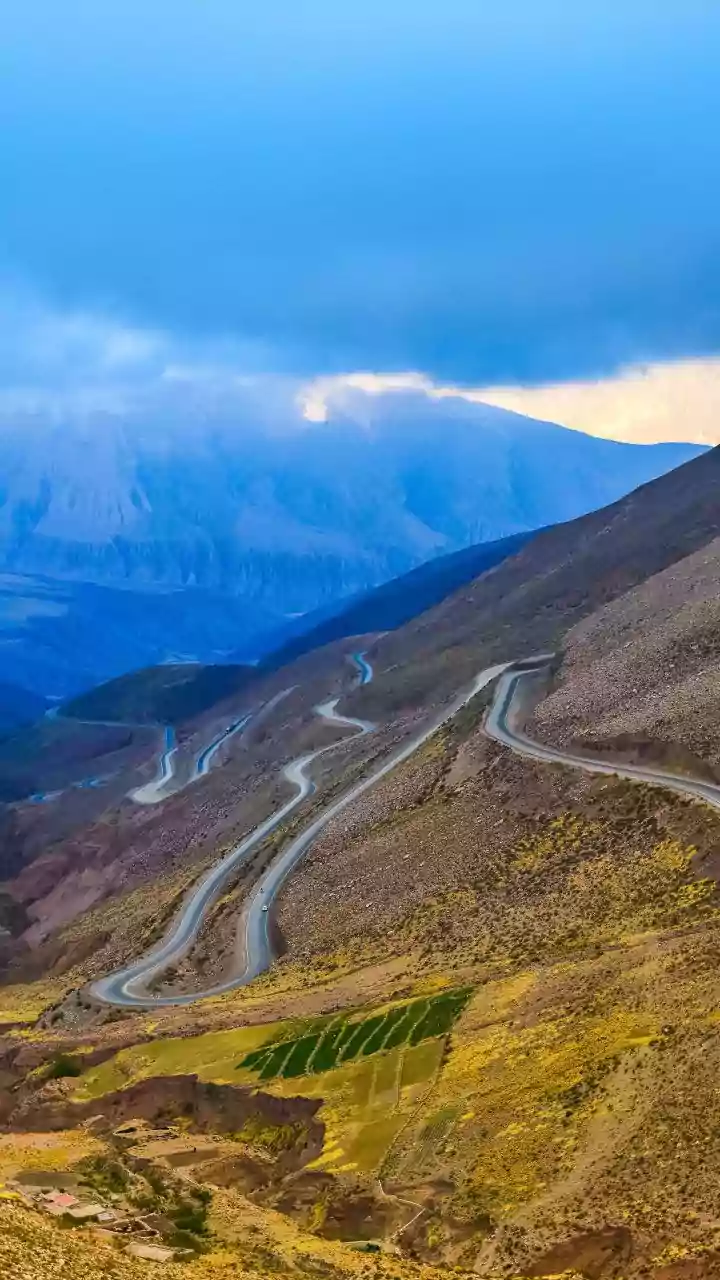 Indian Backpackers Drive Through Oman Mountain Passes Using Low-Cost Flight Deals To Muscat