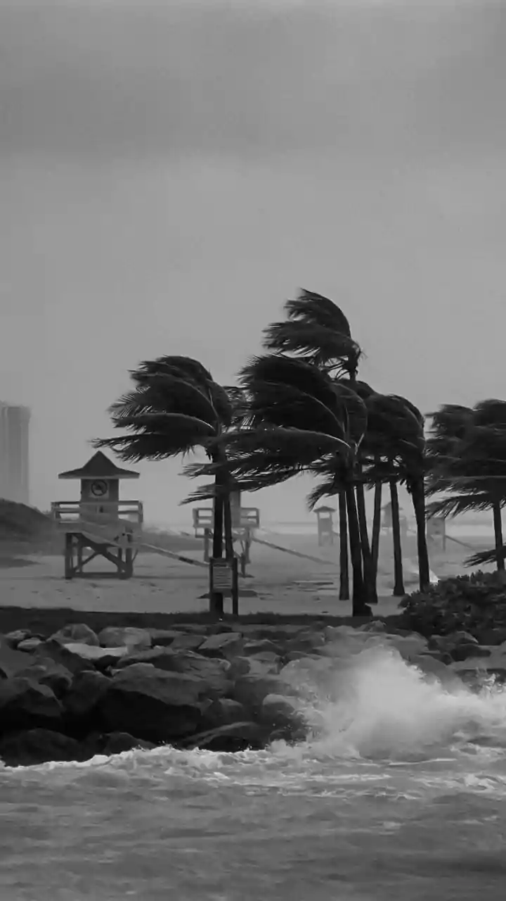 Cyclone Arnab Approaches Andhra Pradesh Coast with Heavy Rain and Strong Winds