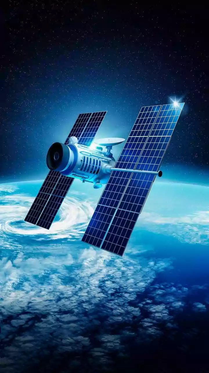 Space Advancements: Middle East, US & Satellite Tech