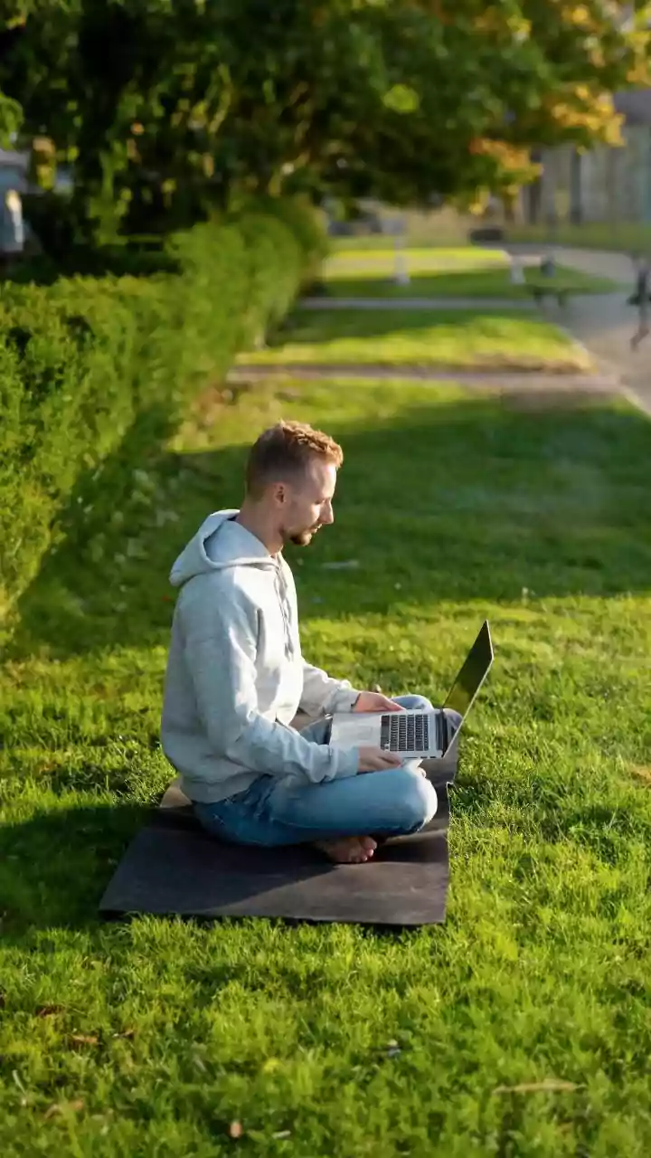 How Young Remote Staff Build Work Boundaries To Stop Late Night Messages