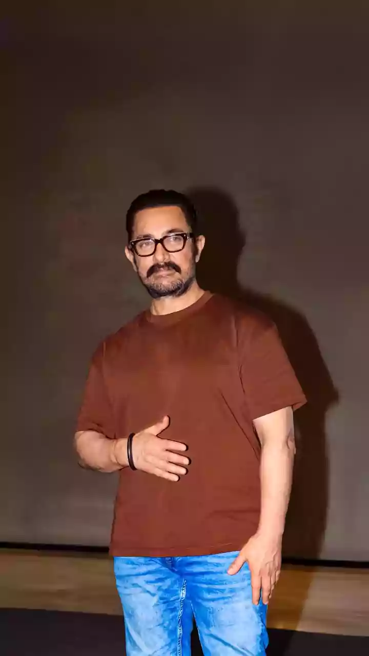 Arijit, Aamir accused of illegal entry into West Bengal college