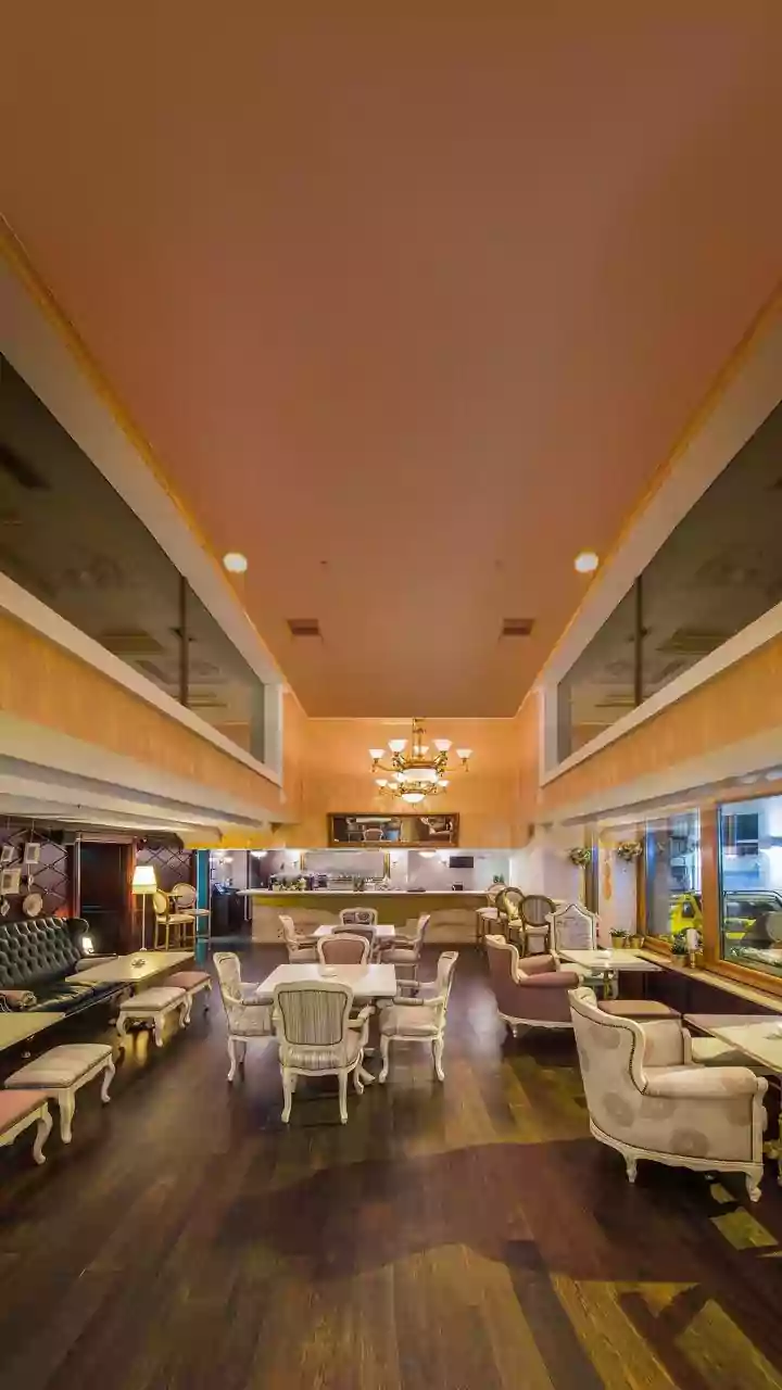 Timeless Tables: India's 8 Oldest Restaurants