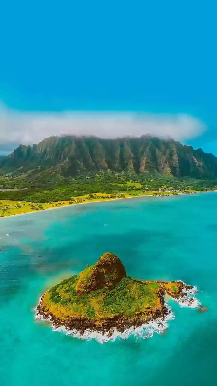 Zuckerberg's New Estate Remains Under Construction on the Island