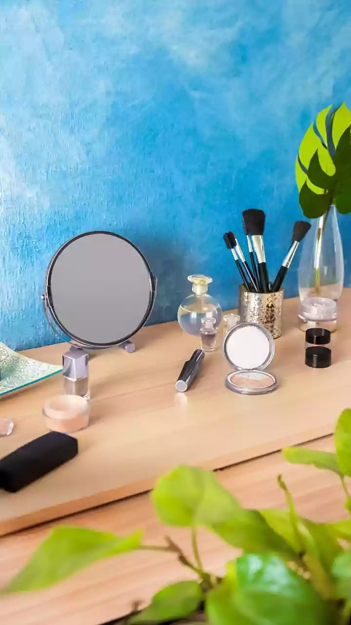 Beat the Sweat: 5 Smart Strategies for a Fresh Face at Work