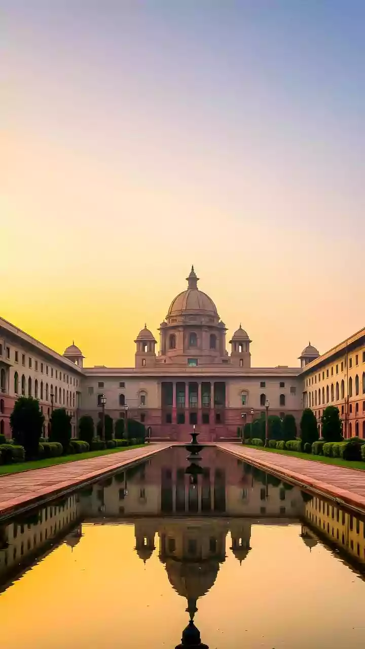 Dense fog chokes Delhi as AQI hits 402, air quality turns 'severe'