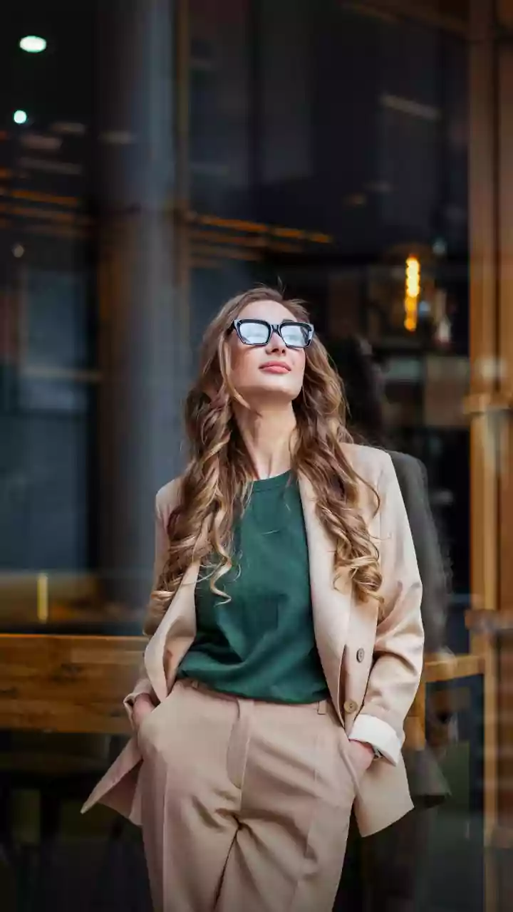 Five Long-Hair Options For Workdays And Weekend Plans