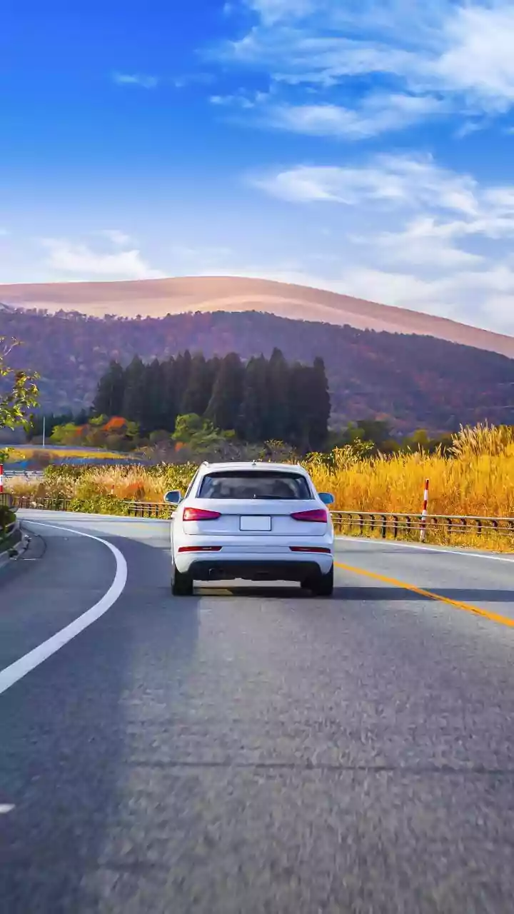 Automotive Innovations: E Ink, Smarter Cars, and Production Milestones
