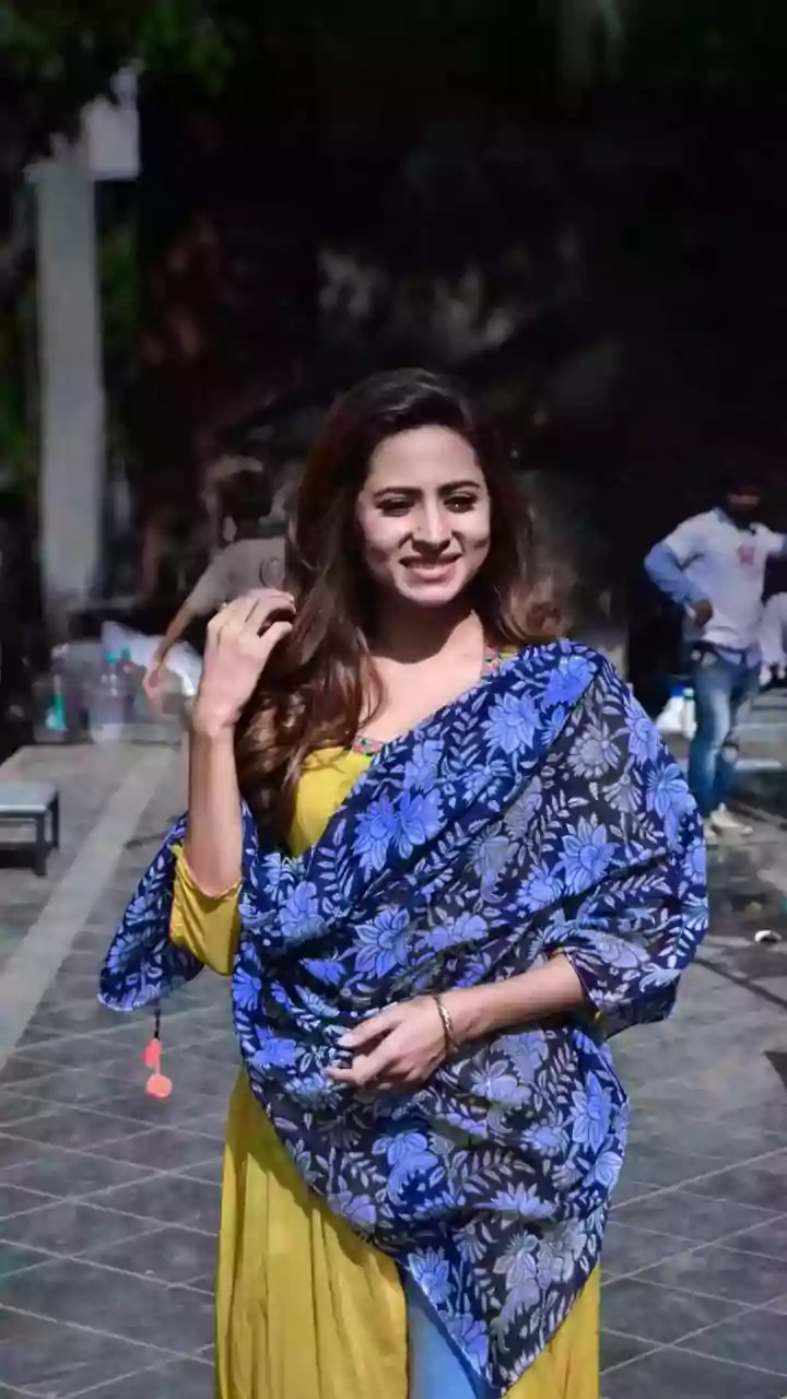 Sargun Mehta's Summer Party Style Guide: Chic Mini Dresses for Every Occasion