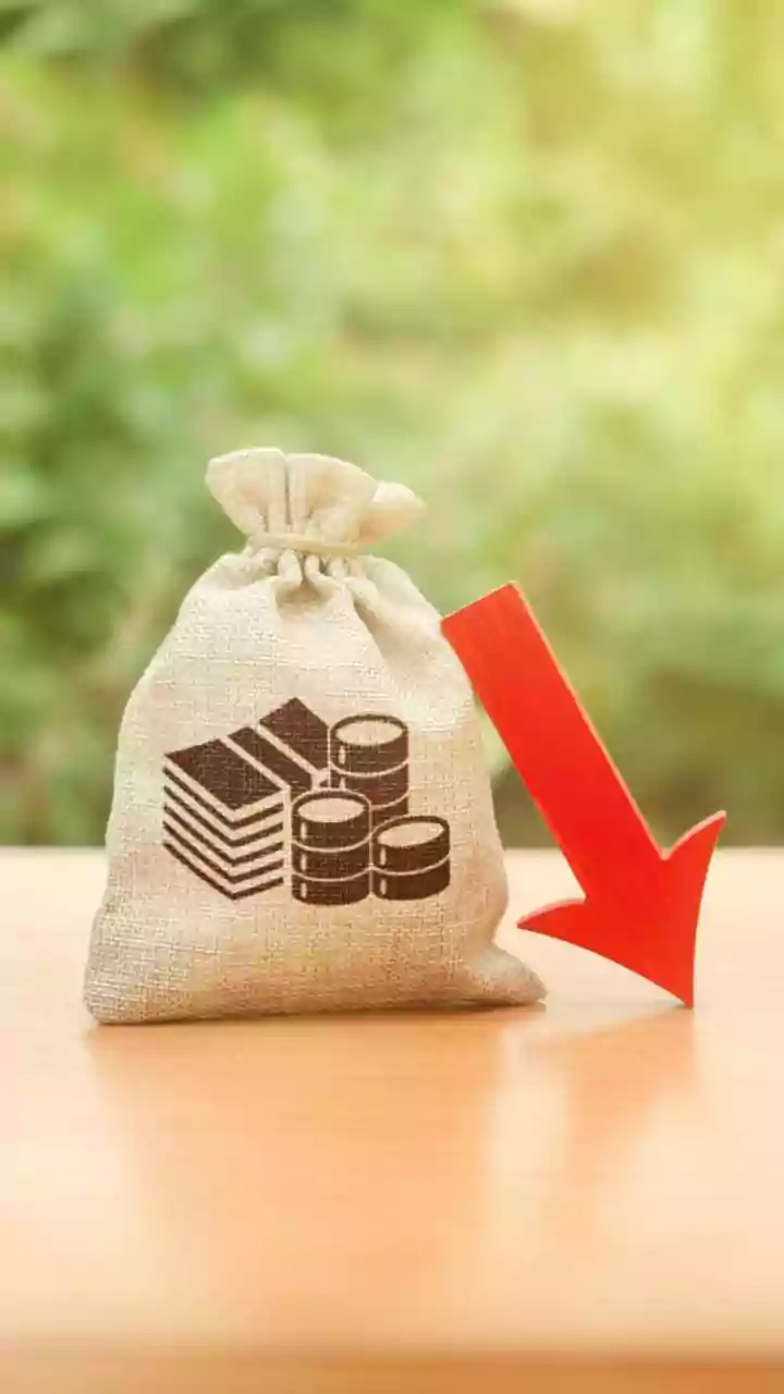 Sensex Today | Nifty LIVE Updates: Nifty falls below 25,500 mark as decline swells; Indian Rupee falls to 90.85