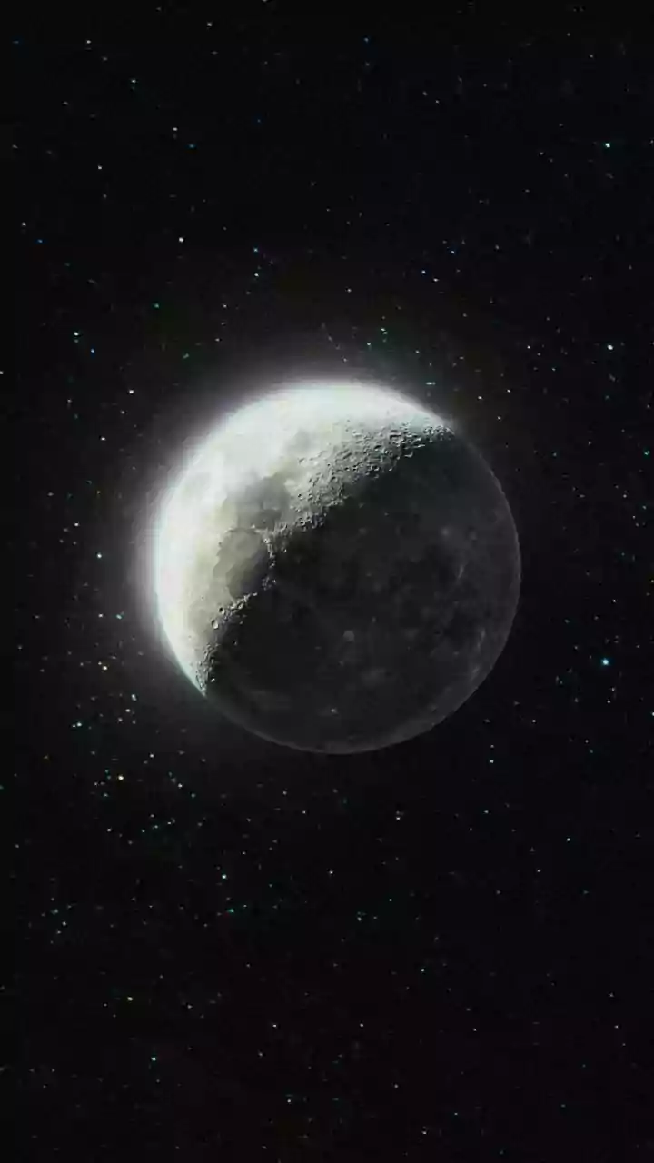 The Moon Phase Belongs in Every Amateur Astronomy Calendar