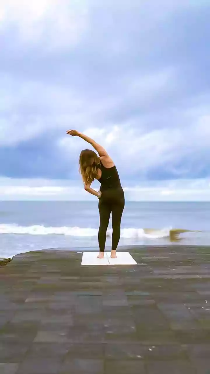 How Gentle Yoga Sequences Aid Digestion And Support Active Habits During Festive Holidays