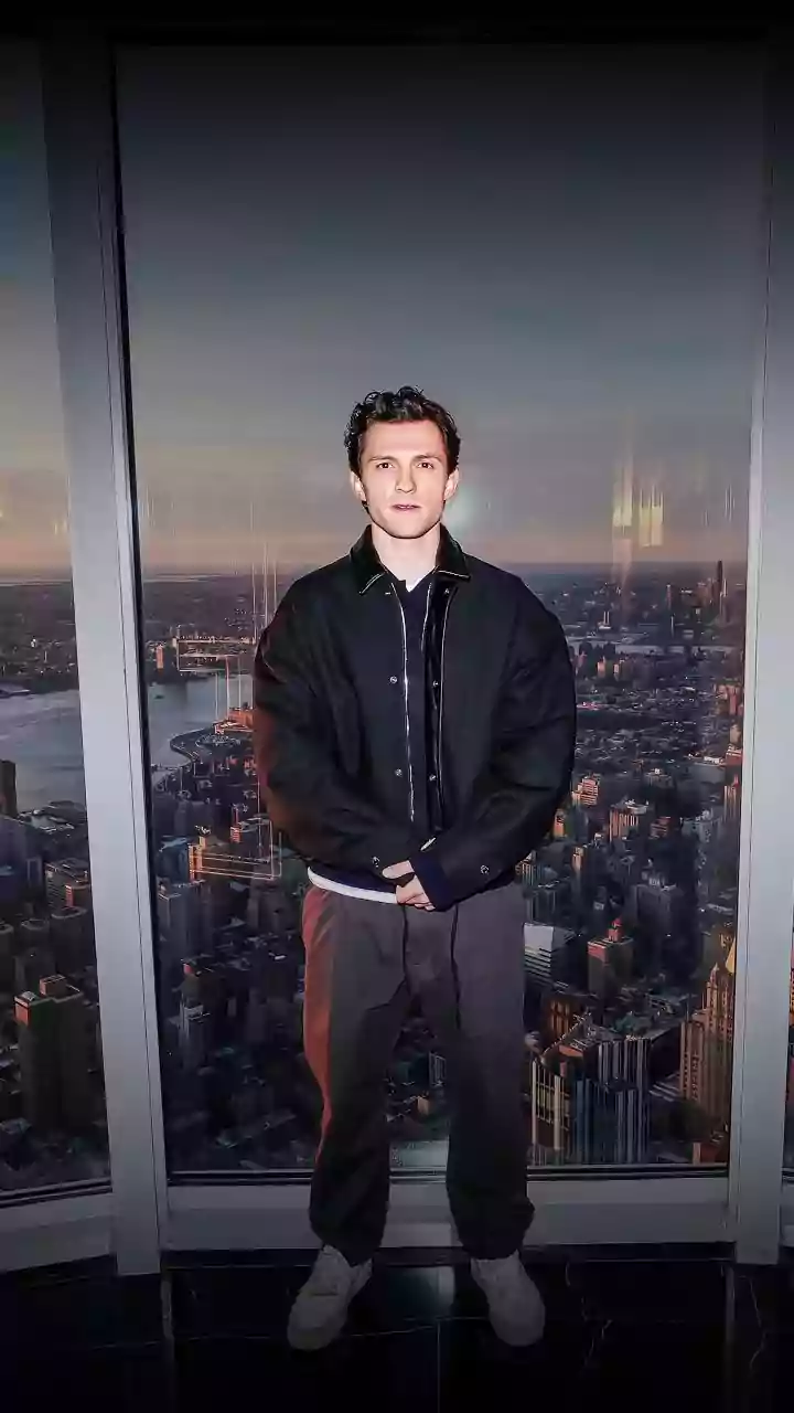 Tom Holland expõe sua luta contra o álcool: ‘esvaziava o frigobar’