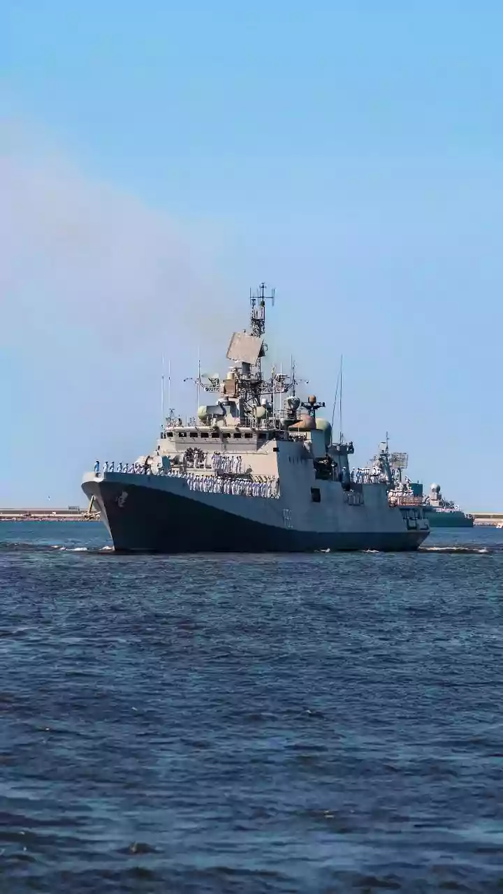 India aids 183 crew as IRIS Lavan docks in Kochi