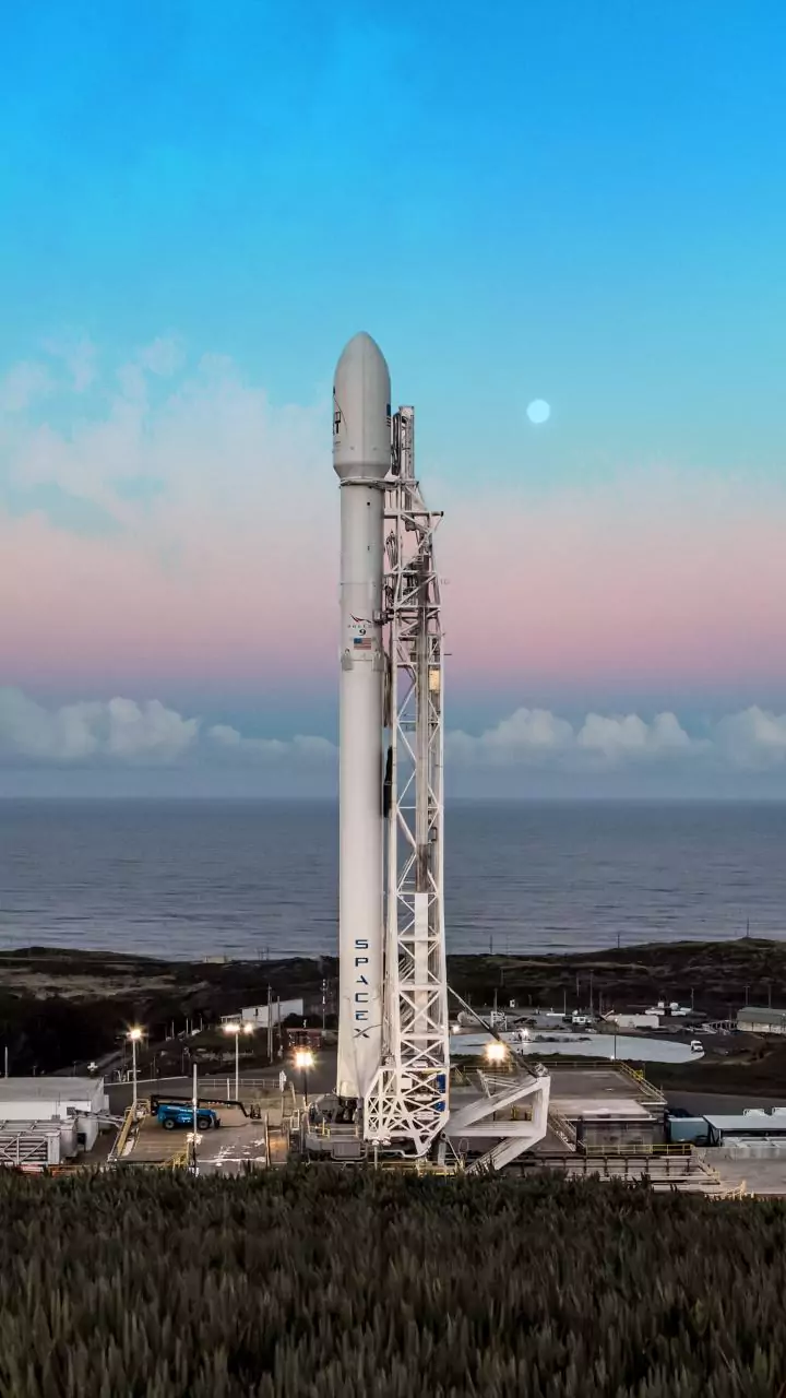SpaceX launches 29 Starlink satellites, hits major milestone