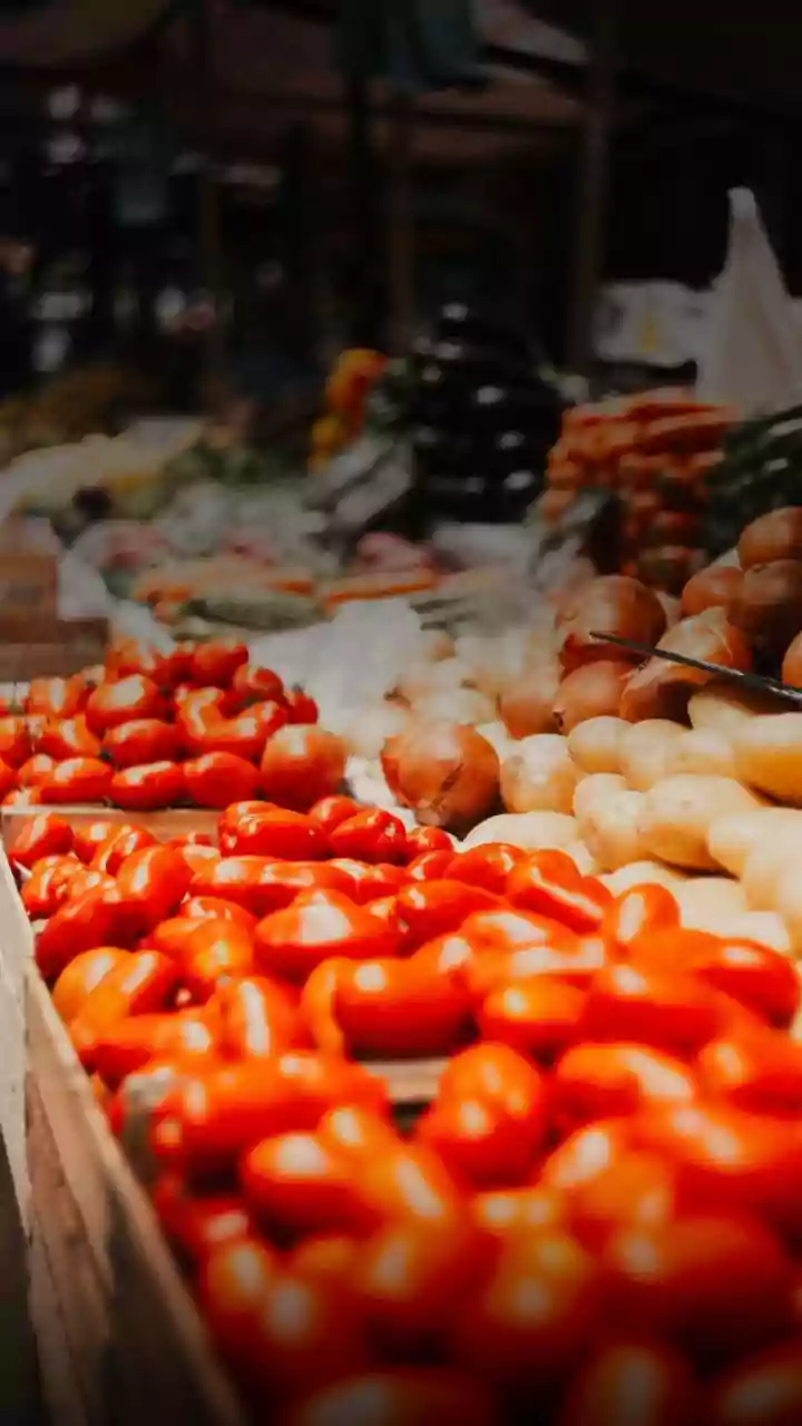 A Market Can Be Busiest at a Different Time from Its Freshest Trade