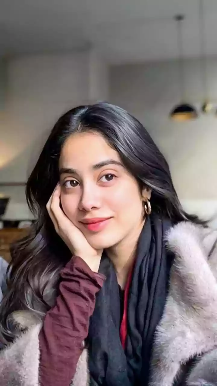 Janhvi Kapoor Opens Up About How Losing Her Mother Changed Where She Found Her Self-Worth