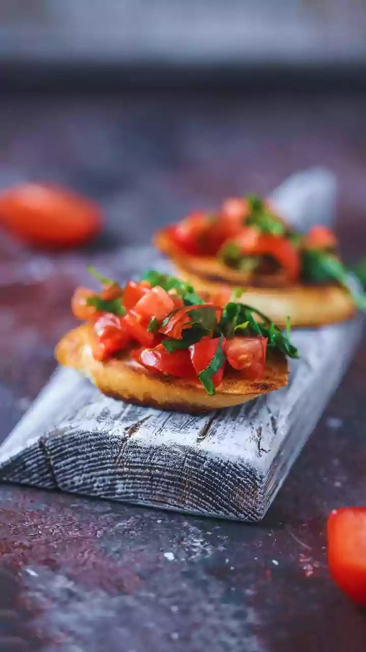 Tomatoes potatoes and bread each need different storage logic As Some foods lose flavour or texture in unnecessary refrigeration