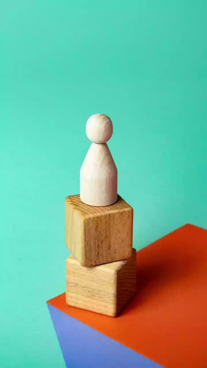 Optical Illusion: Birds or Man? Discover Your Inner World