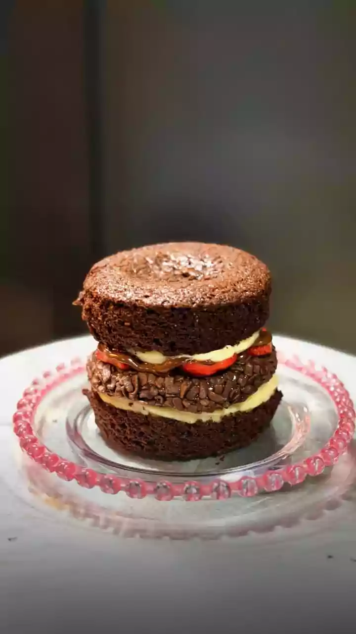 Sandubolo: veja receita viral de'hambúrguer de bolo'