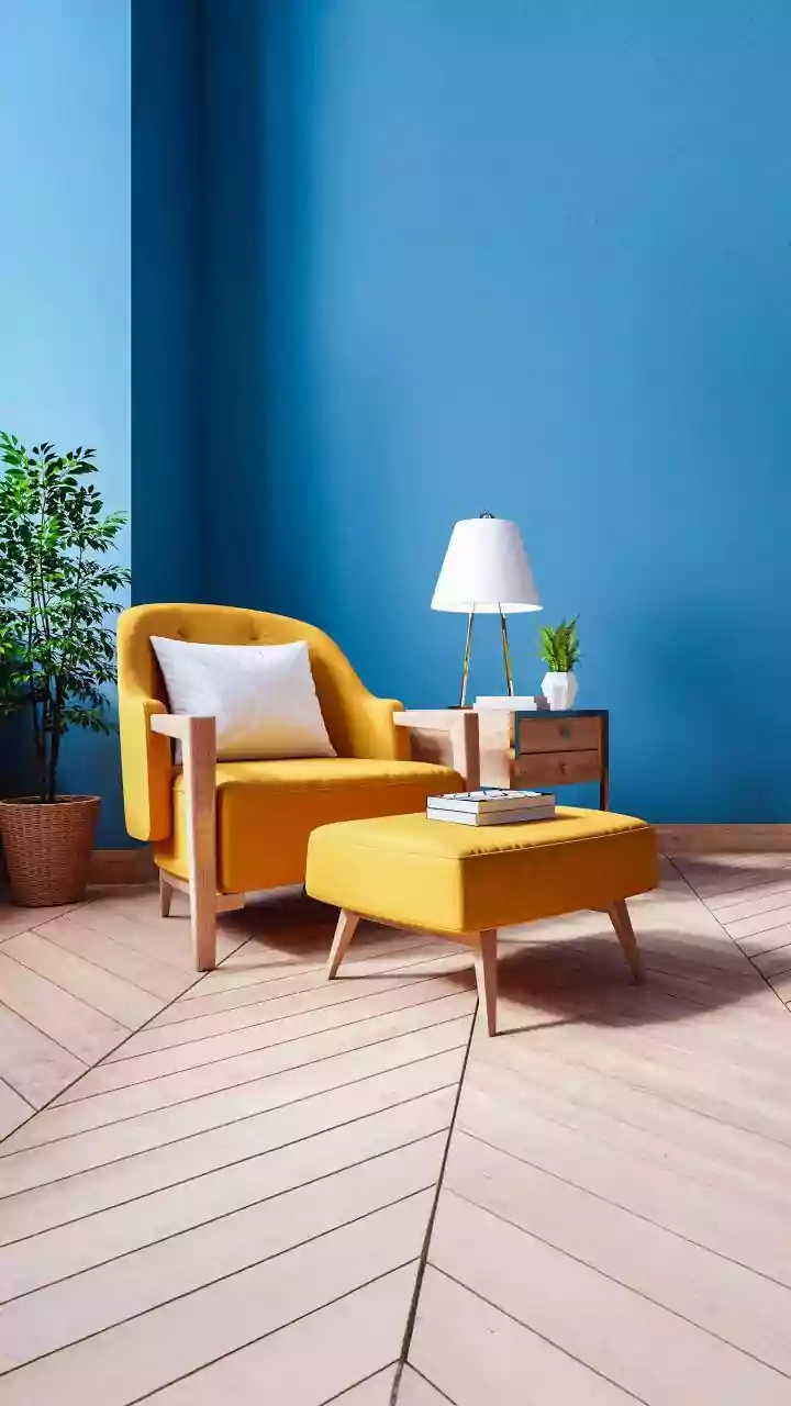 Current Small-Home Design Advice: Double-Duty Furniture over Tiny Furniture in Focus
